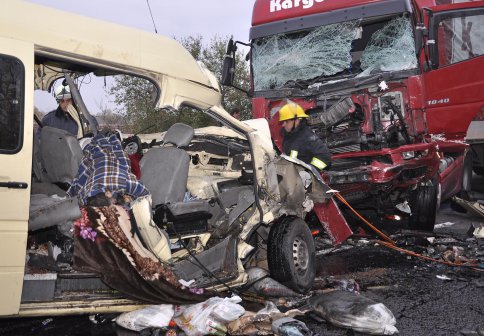 Четирима души загинаха при тежка катастрофа край Хасково