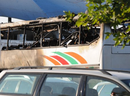 Взривиха автобус с израелски туристи 18+