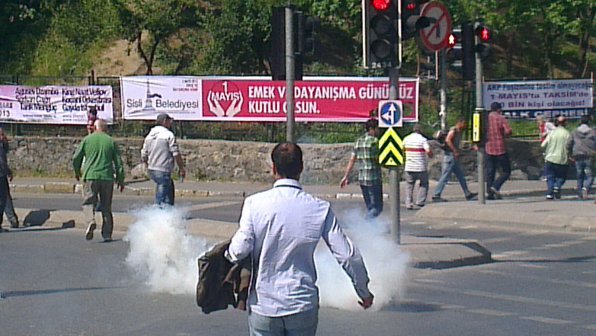Ранени и арестувани при протести в Истанбул