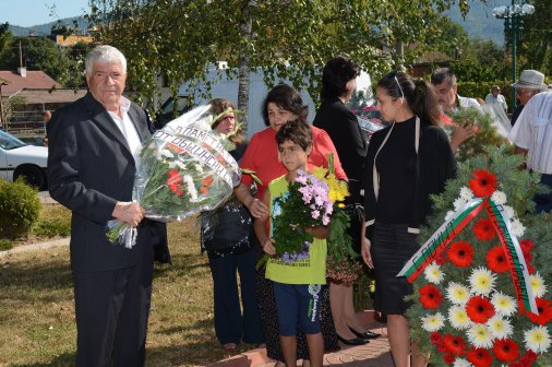 Отбелязаха 102-годишнината от рождението на Живков в Правец