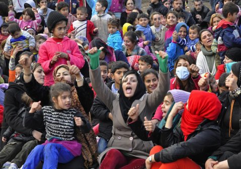 Сирийските бежанци в Харманли обявиха гладна стачка