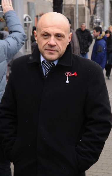 Георги Близнашки внесе в Народното събрание подписката за иницииране на референдум за изборна реформа