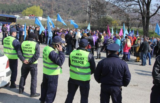 Работници на "Напоителни системи" протестираха край Е-79