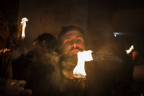 Слизането на Благодатния огън привлече хиляди поклонници в Йерусалим