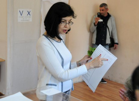 Кунева избра да гласува мажоритарно