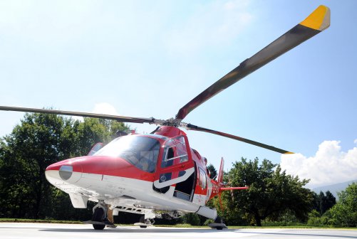Превозват спешни пациенти с хеликоптер до болница "Лозенец"