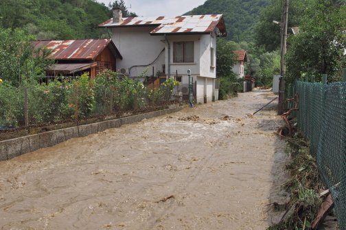 Част от село Реброво е под вода