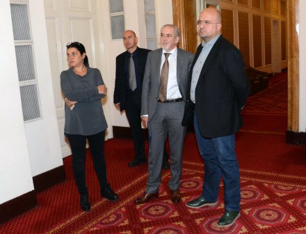 На коалиция на малцинството между ГЕРБ и РБ държи Борисов