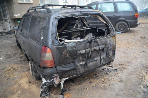 Запалиха кола на катаджия във Враца