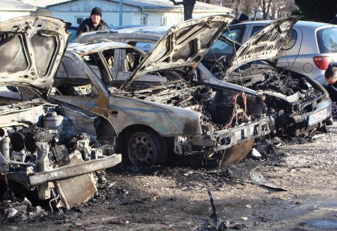 Опожариха четири автомобила в Пловдив