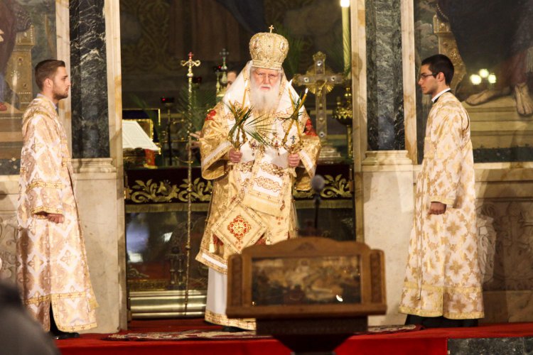 Патриарх Неофит отслужи празнична Света литургия за Цветница