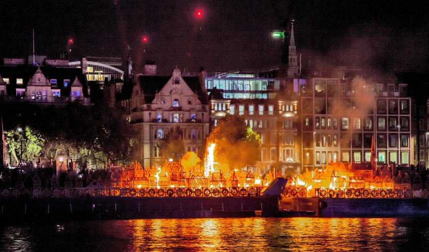 Лондончани отбелязаха 350 г. от Големия пожар с огън