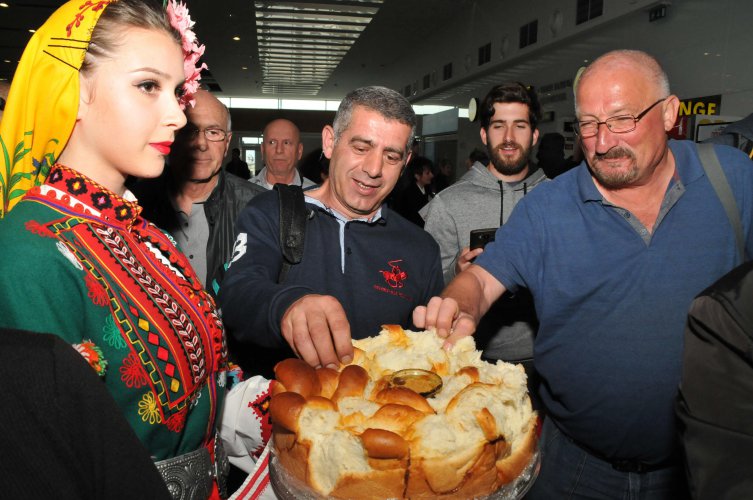 Първите туристи по родното Черноморие кацнаха в Бургас