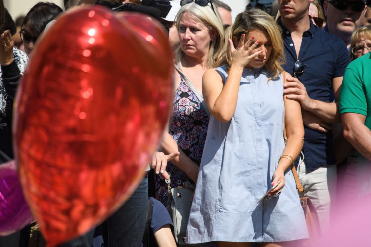 Великобритания запази минута мълчание в памет на жертвите от атентата в Манчестър