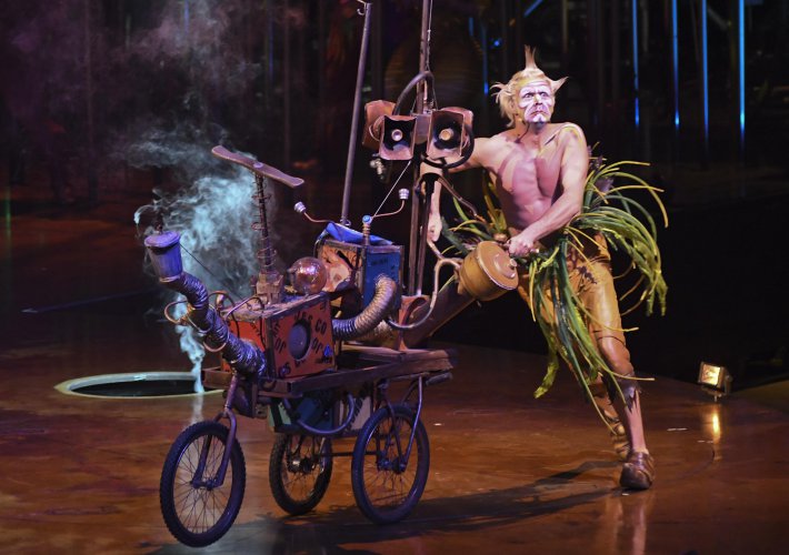 Цирк Дю Солей представи зрелищния си спектакъл Varekai.