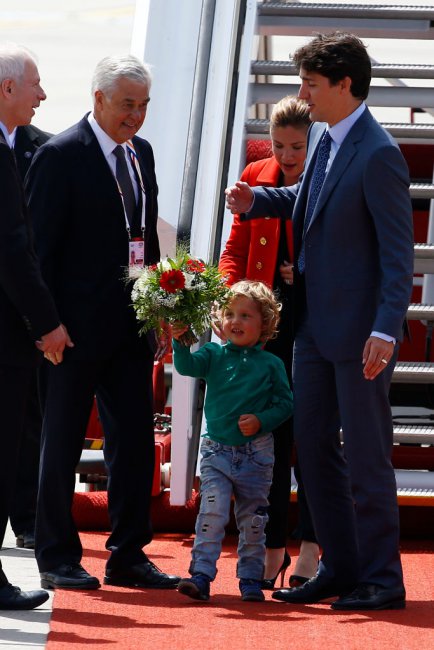 3-годишният син на канадския премиер се превърна в медийна звезда в Хамбург