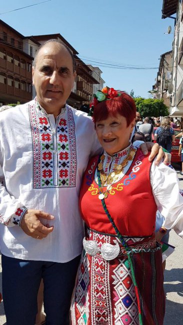 Цветанов се включи в празнично шествие във Велико Търново