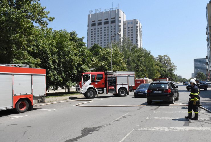 Двама души пострадаха при пожар в известен столичен хотел