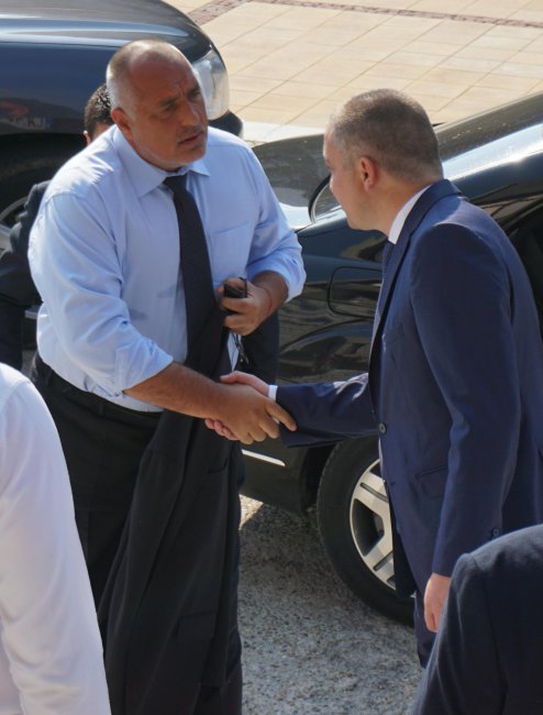 Премиерът Бойко Борисов пристигна в Община Варна