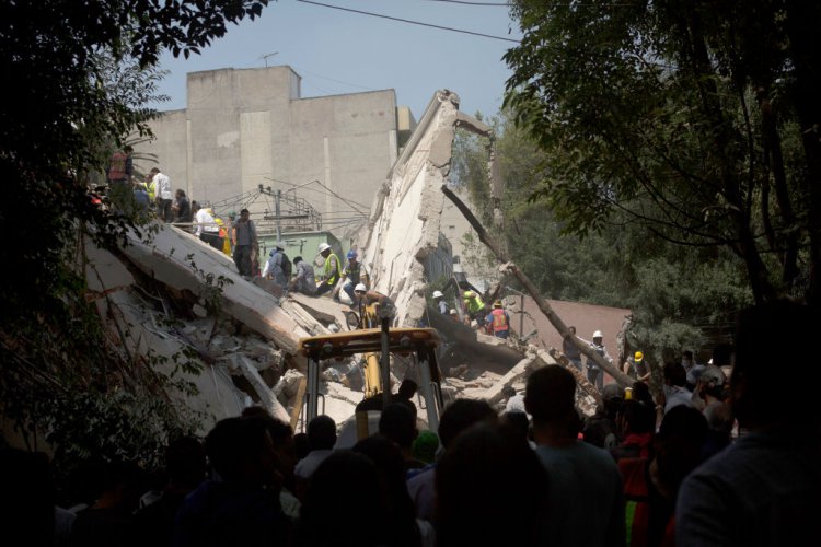 Мощно земетресение удари Мексико
