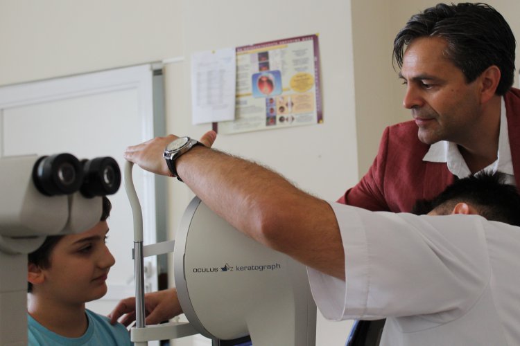 Спасиха зрението на дете чрез имплантиран изкуствен ирис