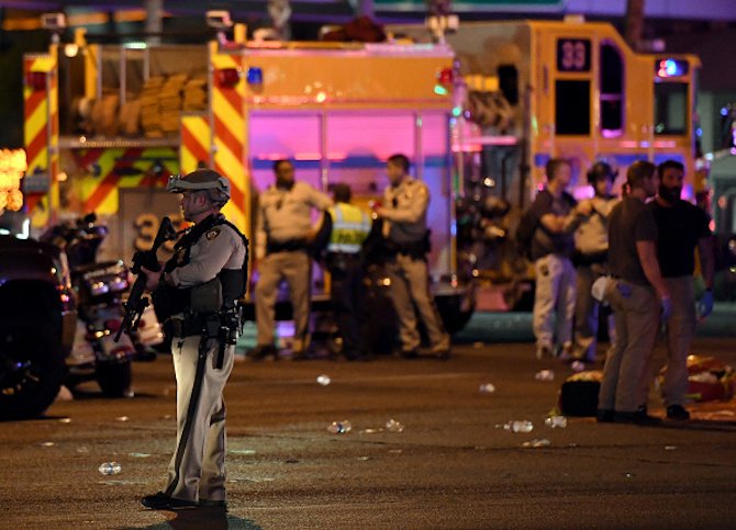 Стрелба в Лас Вегас. Има 50 убити и 400 ранени