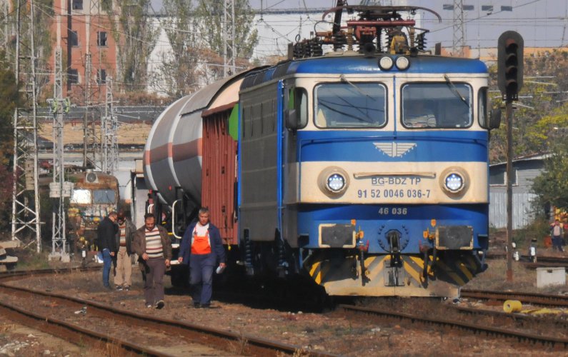 21-годишна жена е паднала под товарен влак в Бургас