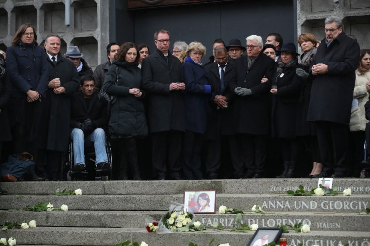 Германия почете жертвите на атентата на коледния базар в Берлин