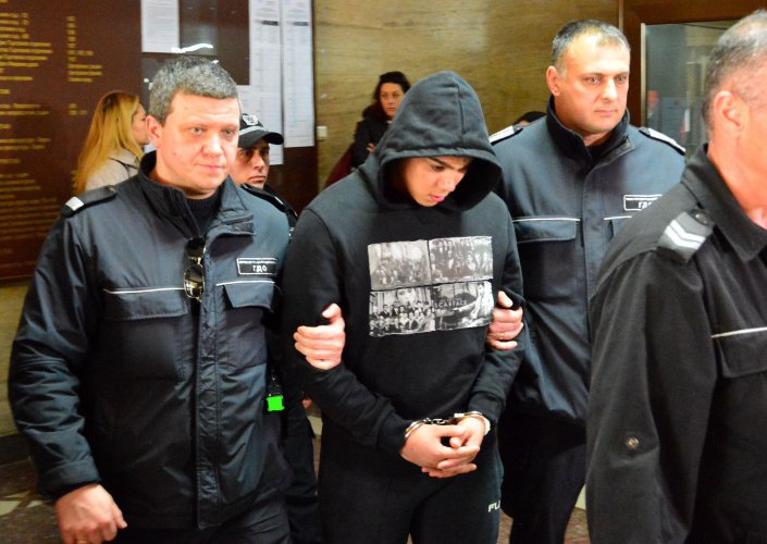 Ученик от Варна остава в ареста след опит за убийство