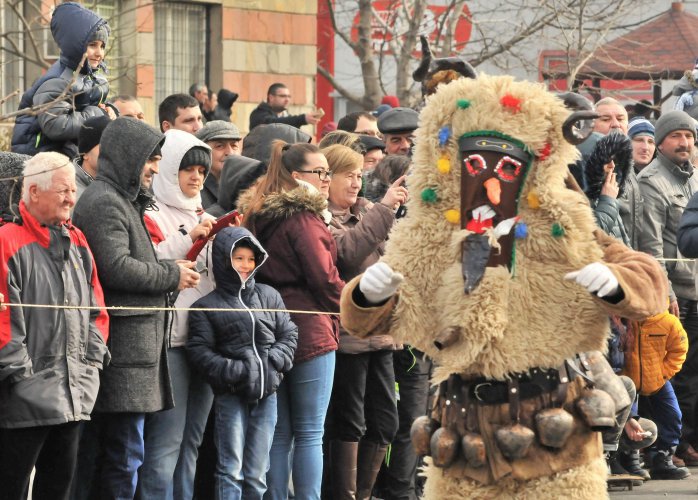 200 участници в 43-тия Фестивал на кукерите и маските в Айдемир