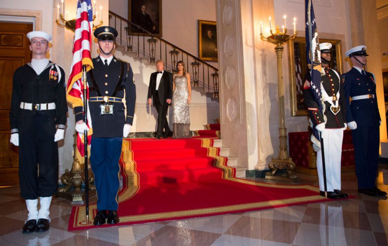 Мелания Тръмп грейна в пълния си блясък на държавната вечеря в Белия дом в чест на семейство Макрон