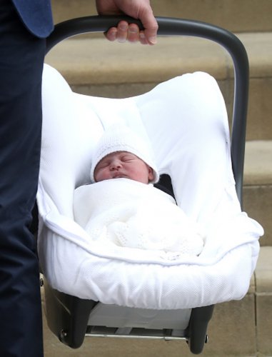 Първи снимки на третото кралско бебе!