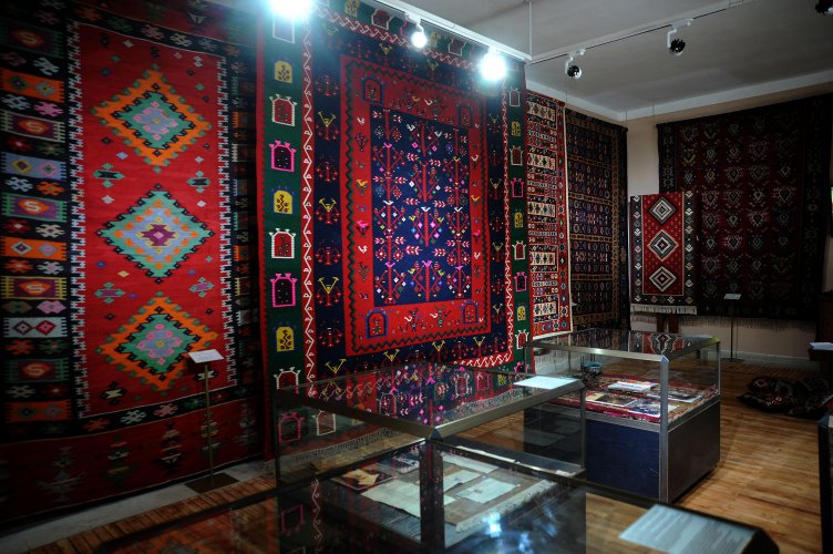 За пета година Чипровци организира "Фестивал на Чипровския килим"