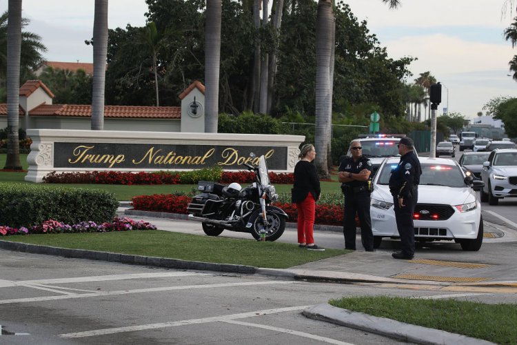 Полицията в САЩ простреля мъж, скандирал срещу Тръмп и стрелял в негов голфклуб