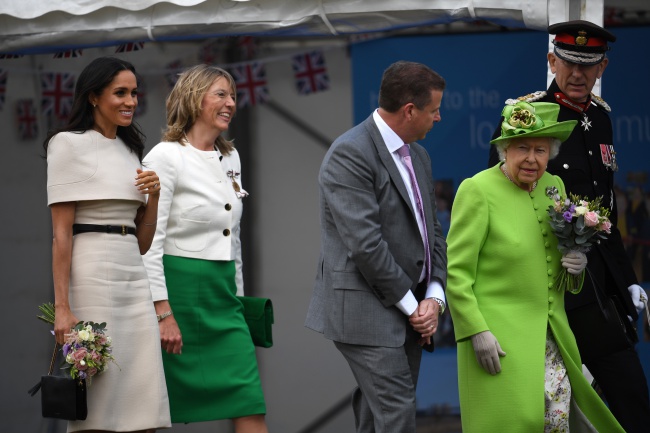 Меган Маркъл придружи кралица Елизабет II на официално събитие