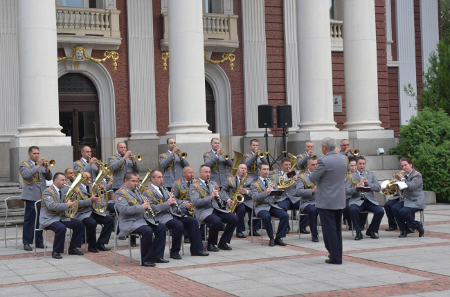 Гвардейският оркестър взе участие за юбилея на Българската армия