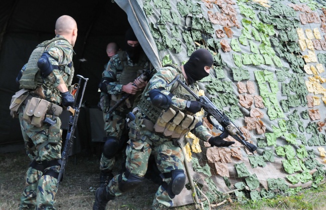 Каракачанов инспектира оперативната база на 68-ма бригада 