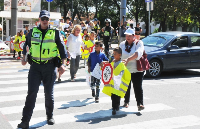   Деца се включиха в Европейския ден без загинали на пътя