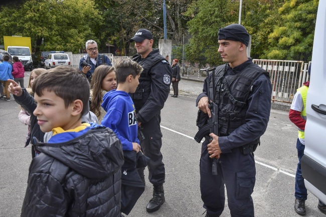 Младен Маринов откри детско полицейско управление