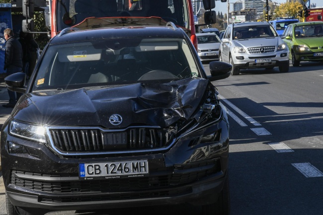  Тежък инцидент на бул. „Цариградско шосе“: Кола помете и уби мъж