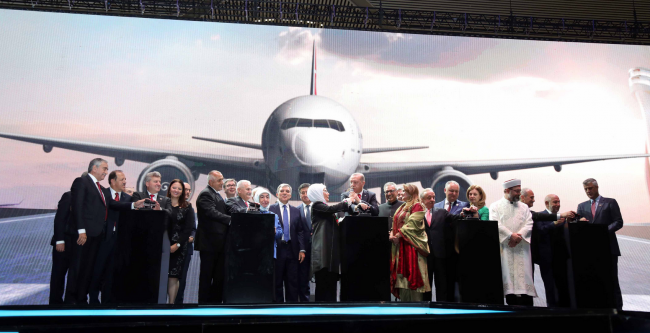 Премиерът присъства на откриването на ново летище в Истанбул