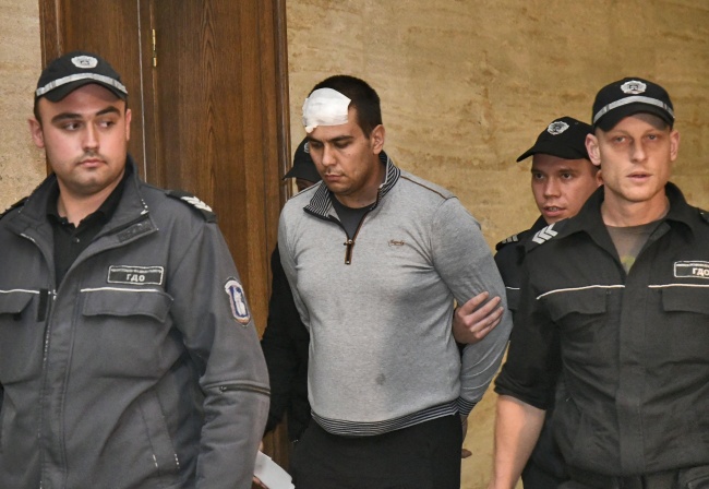 Оставиха в ареста Викторио Александров, обвинен в убийствата на бившата си приятелка и дъщеричката им