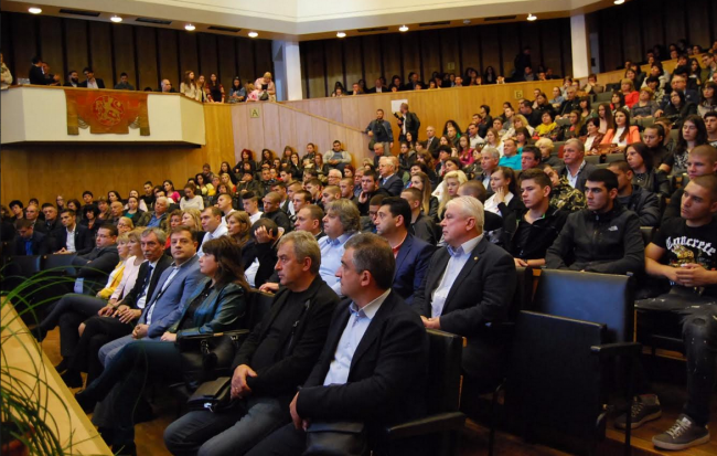 Цветан Цветанов откри конференция срещу трафика на хора във Велико Търново