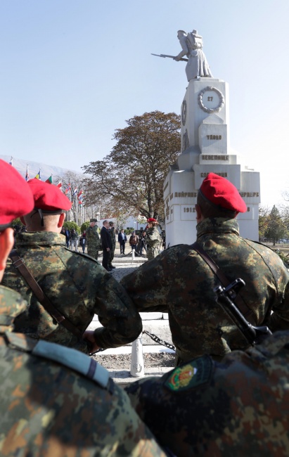  Президентът Румен Радев посети 61-ва Стрямска механизирана бригада в Карлово