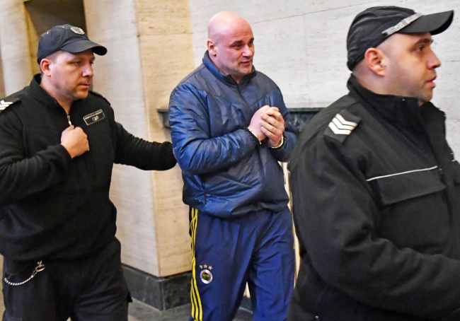Гледат мярката на задържания за наркоразпространение Илиян Варсанов