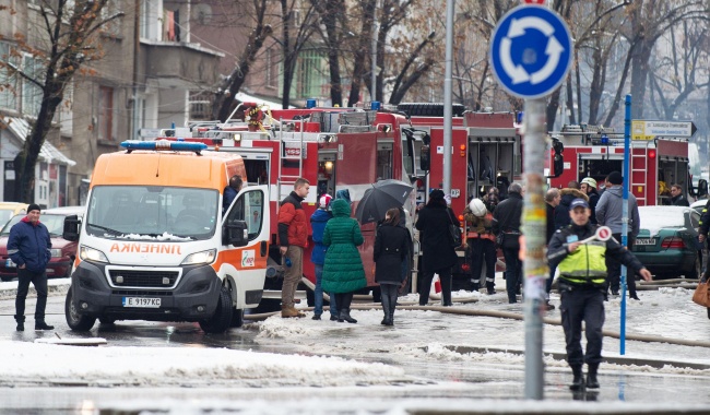 Пожар горя в таванско помещение на жилищна сграда в Благоевград