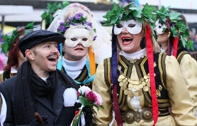 В Перник започна 28-ия международен фестивал на маскарадните игри 