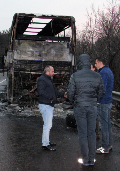 Турски автобус изгоря на пътя Русе - Бяла рано сутринта