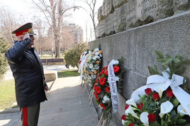 От ВМА се поклониха пред загиналите за Освобождението на България медици