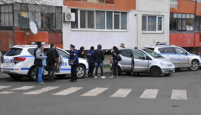 Полицейска операция срещу разпространението на наркотици в Бургас